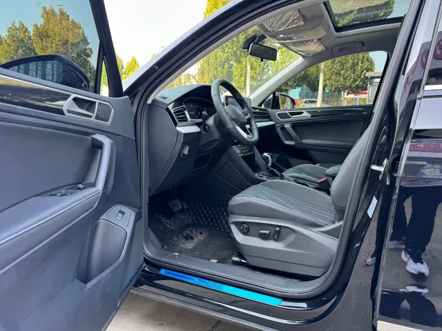 Volkswagen Tiguan L — Фото автомобиля 8