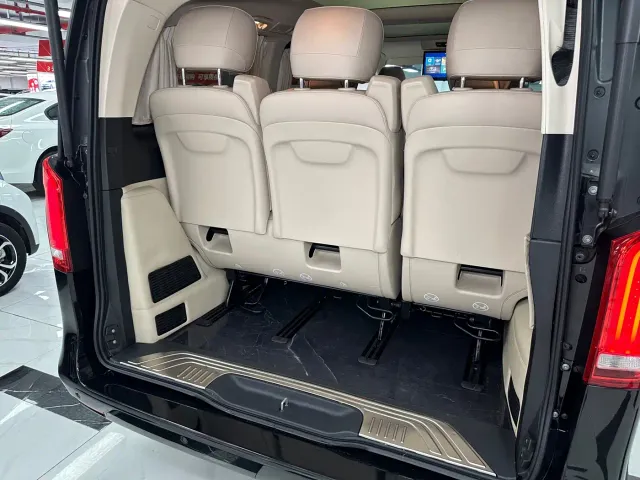 Mercedes-Benz V-Class — Фото автомобиля 28