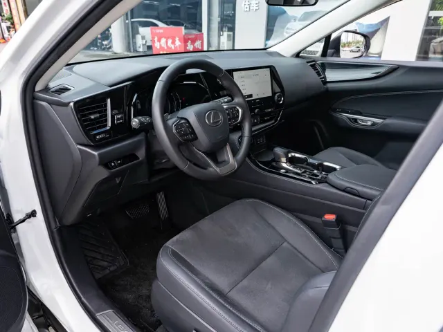 Lexus NX — Фото автомобиля 9