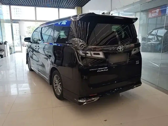 Toyota Vellfire — Фото автомобиля 4