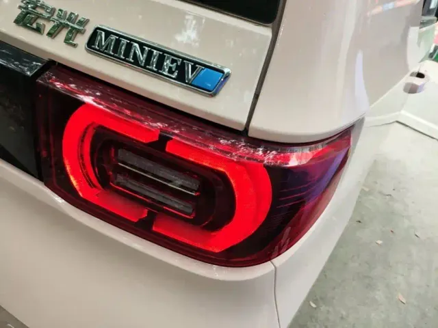 Wuling Hongguang Mini EV — Фото автомобиля 7