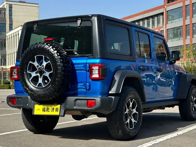 Jeep Wrangler — Фото автомобиля 6