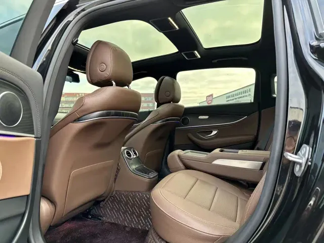 Mercedes-Benz E-Class — Фото автомобиля 8