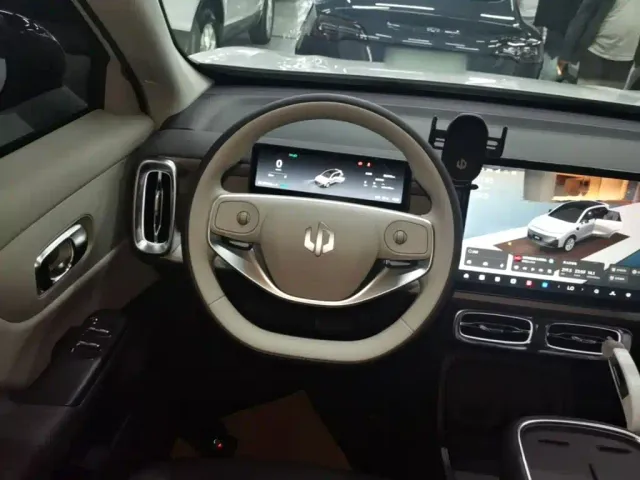 Leapmotor B10 — Фото автомобиля 10