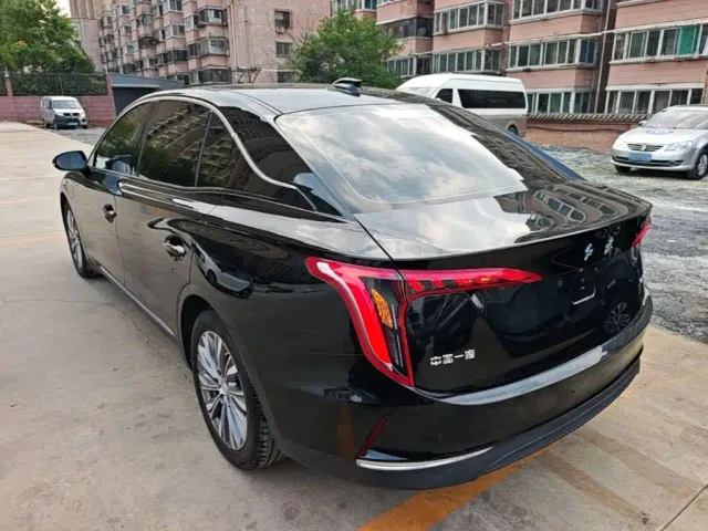 Hongqi E-QM5 — Фото автомобиля 4