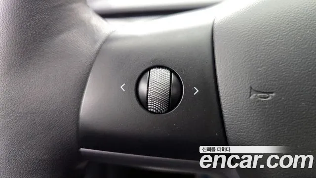 Tesla Model 3 — Фото автомобиля 28