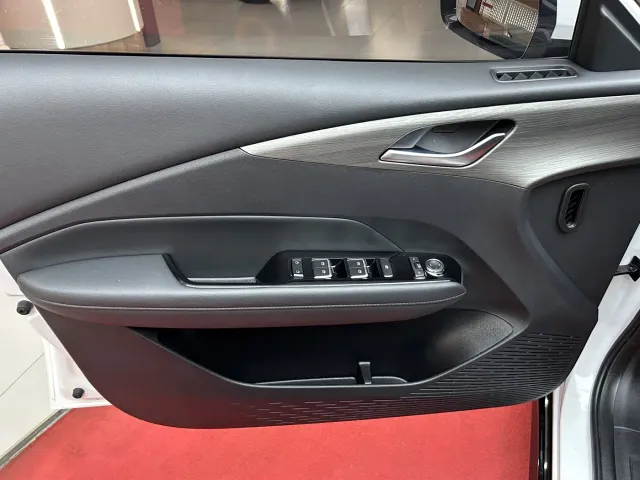 Wuling Starlight — Фото автомобиля 11