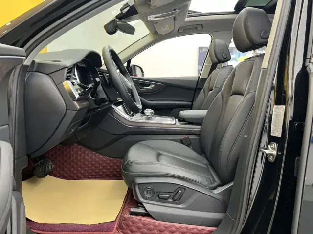 Audi Q7 — Фото автомобиля 19