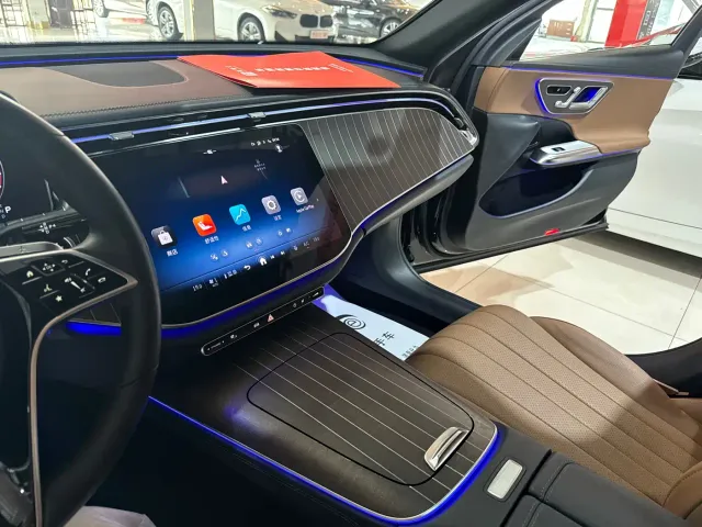 Mercedes-Benz E-Class — Фото автомобиля 17