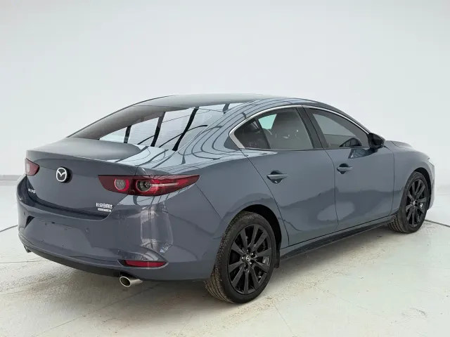Mazda Axela — Фото автомобиля 4