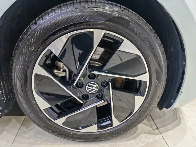 Volkswagen ID.3 — Фото автомобиля 10