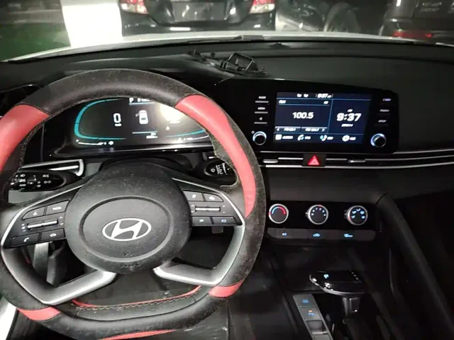 Hyundai Elantra — Фото автомобиля 9