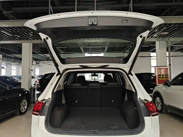 Volkswagen Tiguan L — Фото автомобиля 18