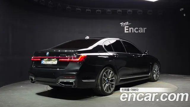 BMW 7 Series — Фото автомобиля 2