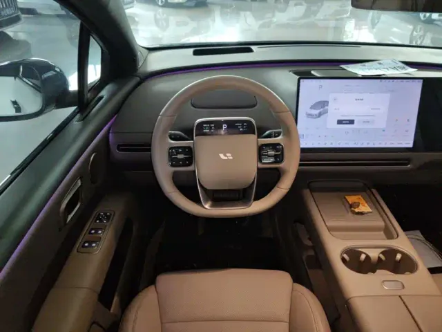Li Auto i6 — Фото автомобиля 10
