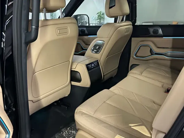 BYD FangChengBao Leopard 8 — Фото автомобиля 5