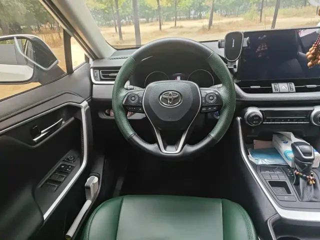 Toyota Wildlander — Фото автомобиля 6
