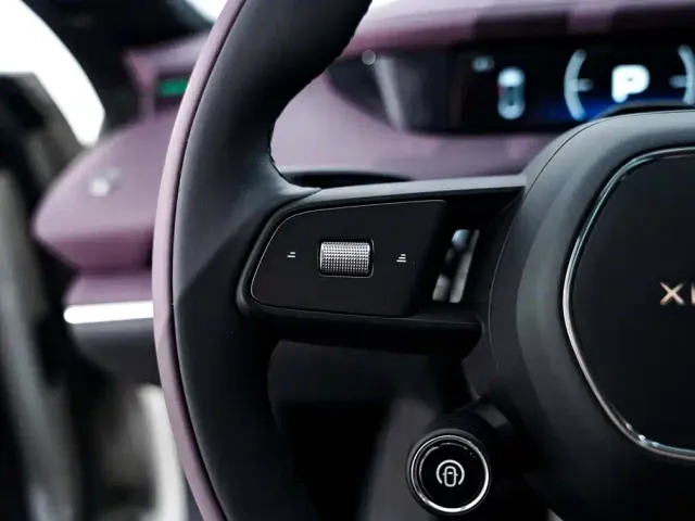 Xiaomi SU7 — Фото автомобиля 30