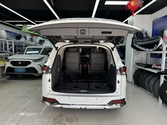Toyota Sienna — Фото автомобиля 19