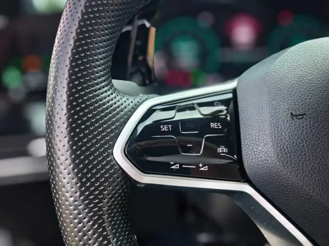 Volkswagen Golf 2023 Facelift 280TSI DSG R-Line Lite — Фото автомобиля 23