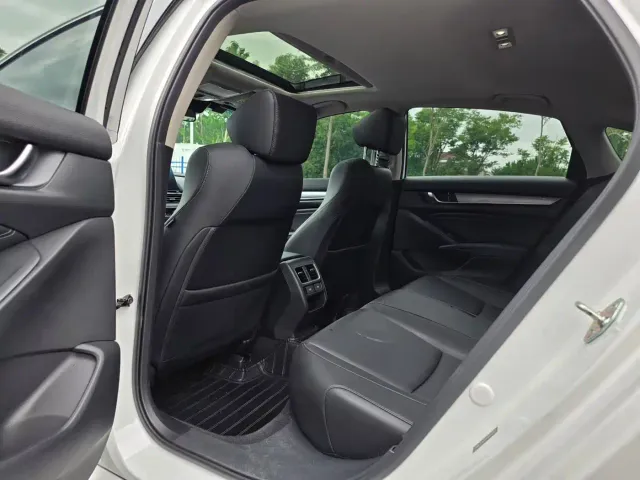 Honda Accord — Фото автомобиля 6