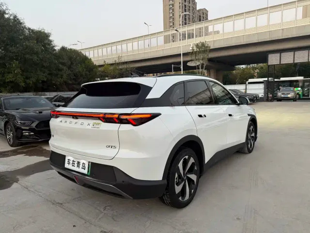 Arcfox Alpha T5 — Фото автомобиля 10