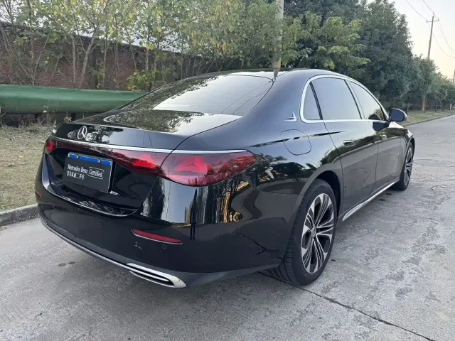 Mercedes-Benz E-Class — Фото автомобиля 5