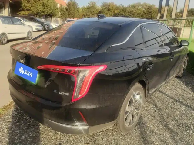 Hongqi E-QM5 — Фото автомобиля 3