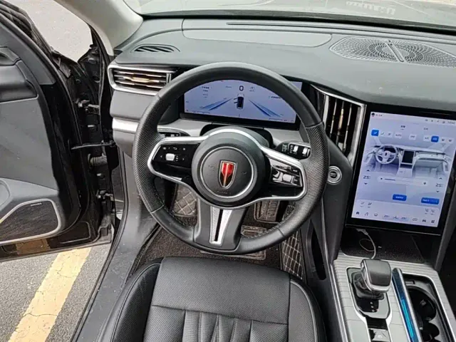Hongqi HS7 PHEV — Фото автомобиля 17