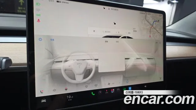 Tesla Model 3 — Фото автомобиля 22