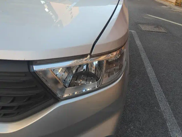 Wuling Hongguang V — Фото автомобиля 5