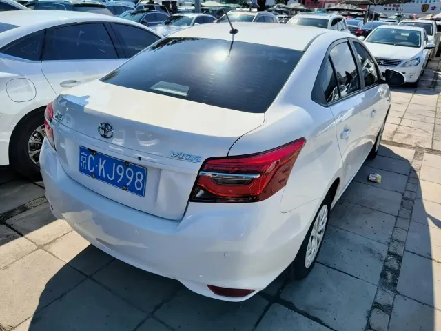 Toyota Vios — Фото автомобиля 4
