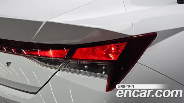 Hyundai Avante CN7 — Фото автомобиля 8