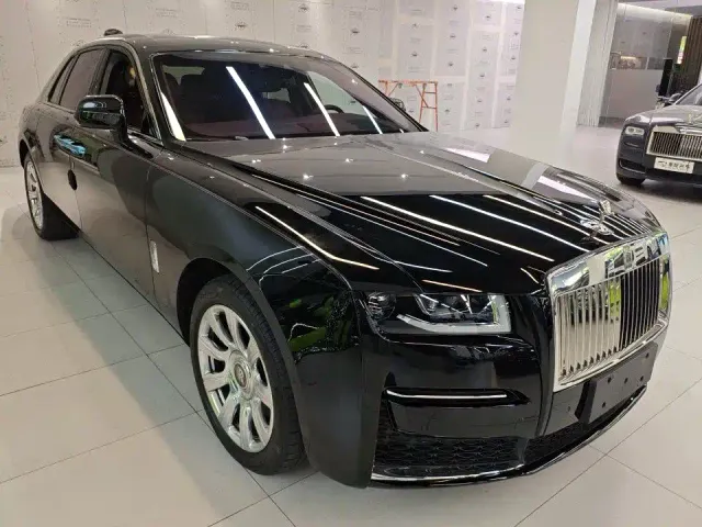 Rolls-Royce Ghost — Фото автомобиля 2