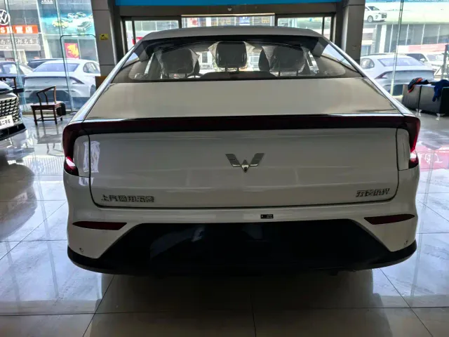 Wuling Starlight — Фото автомобиля 8