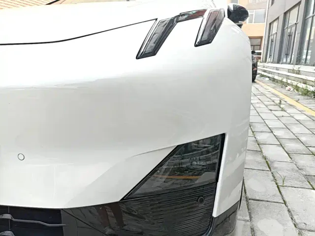Lynk & Co Z20 — Фото автомобиля 17