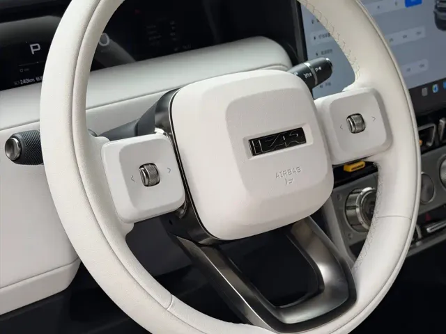 iCAR V23 — Фото автомобиля 18