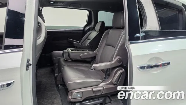 Honda Odyssey — Фото автомобиля 11