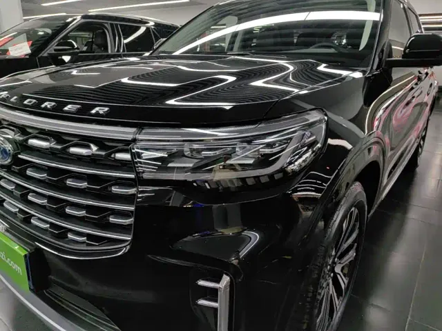 Ford Explorer — Фото автомобиля 23
