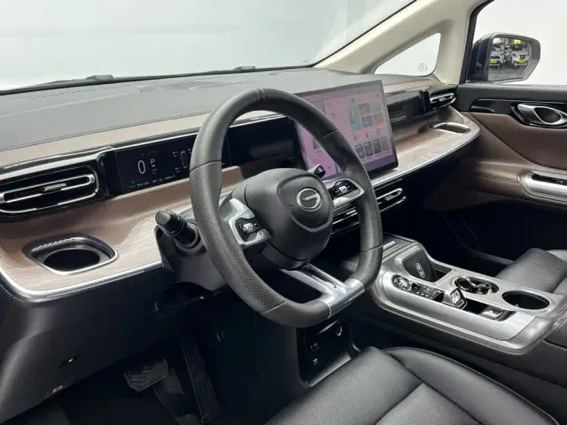 GAC Trumpchi E8 — Фото автомобиля 13