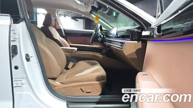 Hyundai Grandeur Grandeur (GN7) 2.5 Бензин 2WD — Фото автомобиля 25