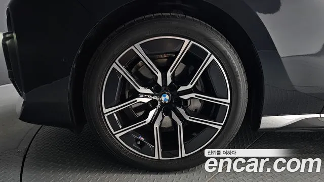 BMW 7 Series G70 — Фото автомобиля 5