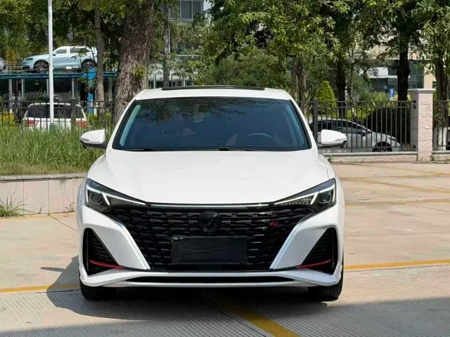 Changan Eado — Фото автомобиля 2