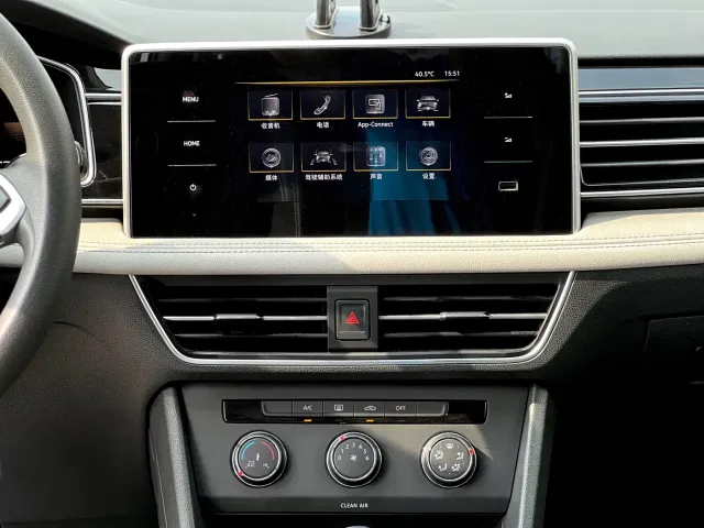 Volkswagen Tiguan L — Фото автомобиля 8