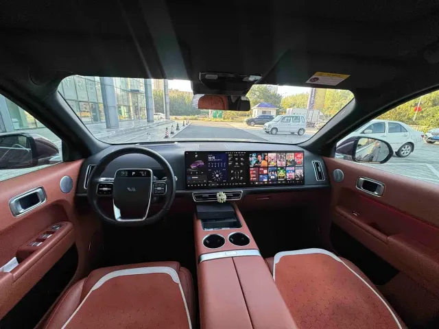 Li Auto L9 — Фото автомобиля 9