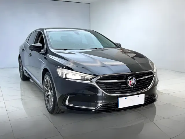 Buick LaCrosse — Фото автомобиля 3