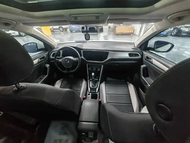 Volkswagen T-Roc — Фото автомобиля 4