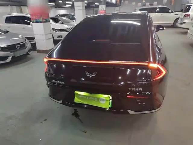 Wuling Starlight — Фото автомобиля 5