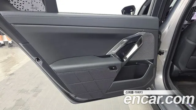 BMW 7-Series 7 серия (G70) 740i sDrive M Sport — Фото автомобиля 25