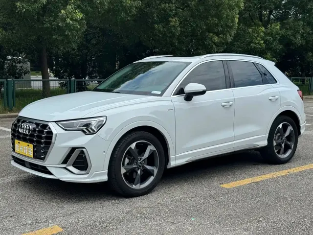 Фотография автомобиля — Audi Q3